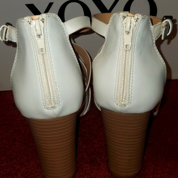 XOXO Womens Baxter White Strappy Stacked Heels Sandals- Size 9M- NWT - Picture 3 of 4